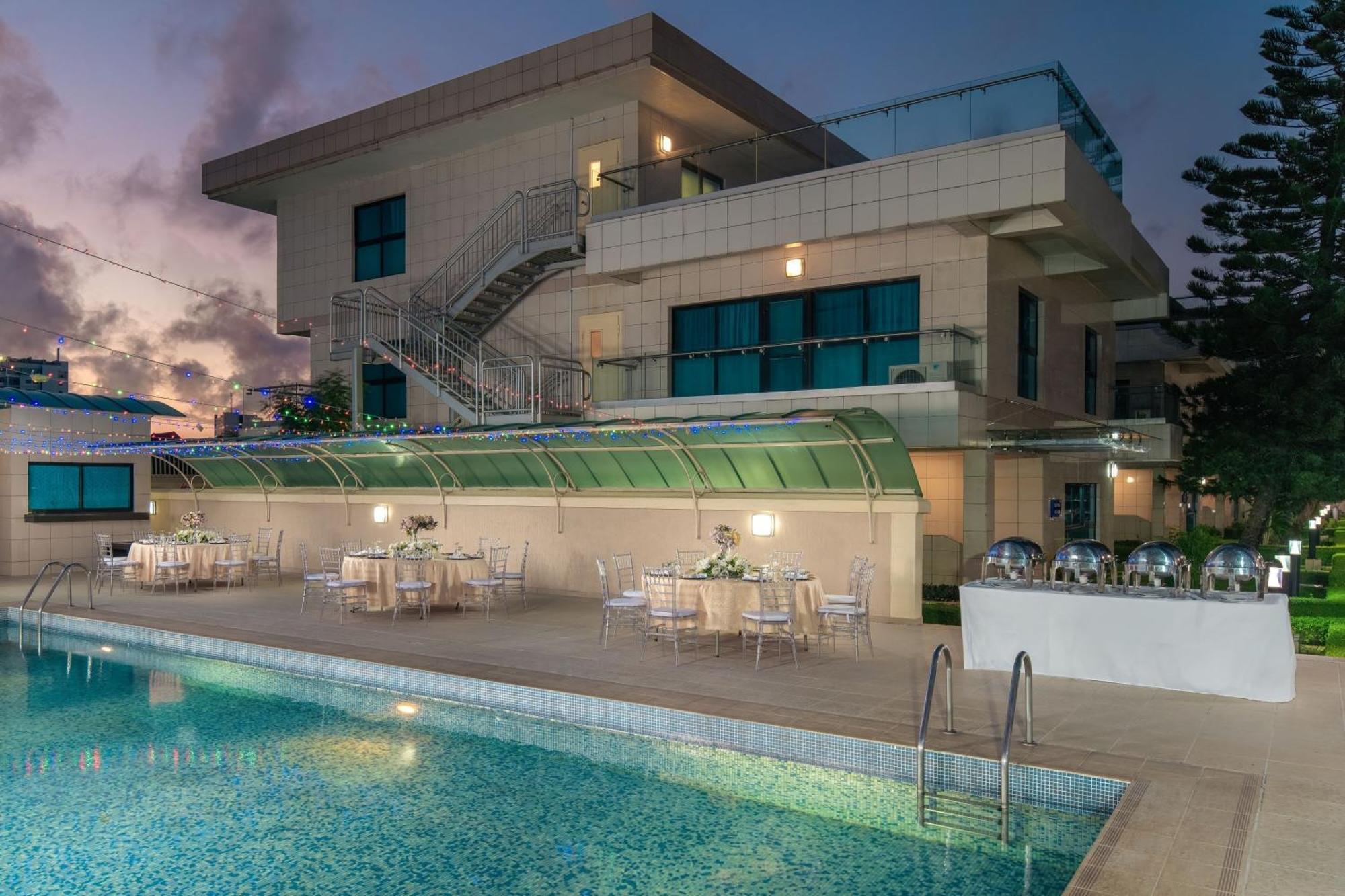 Protea Hotel By Marriott Lagos Kuramo Waters Exterior photo