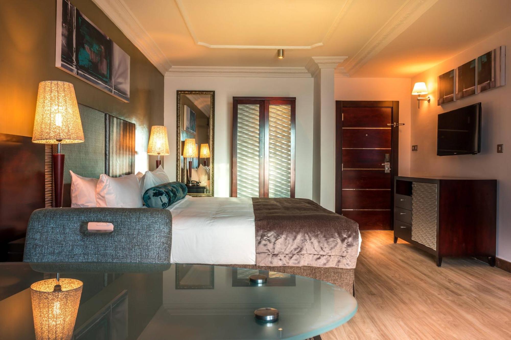 Protea Hotel By Marriott Lagos Kuramo Waters Exterior photo